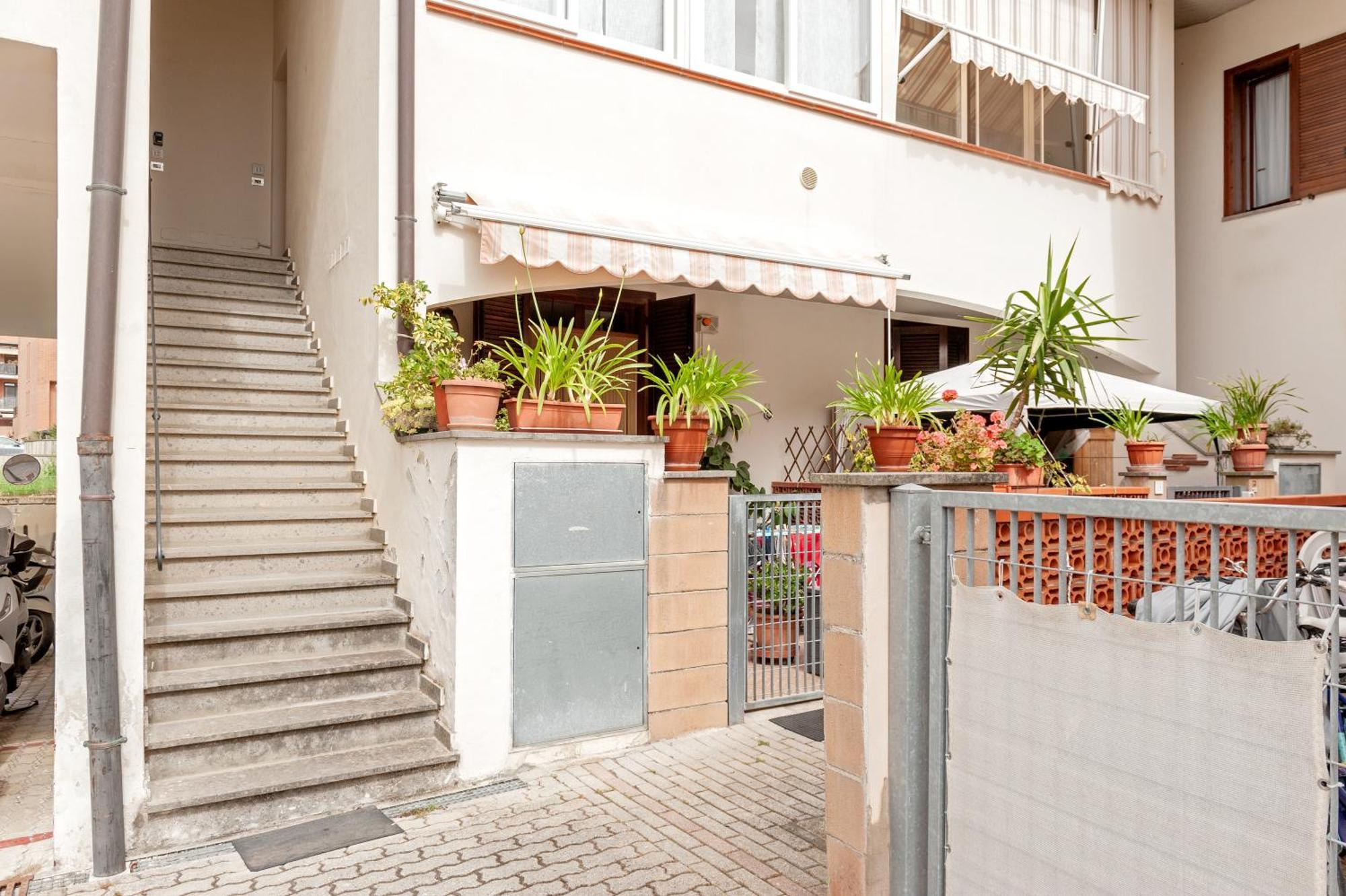 Cozy Retreat In Coastal Livorno Apartment Exterior photo