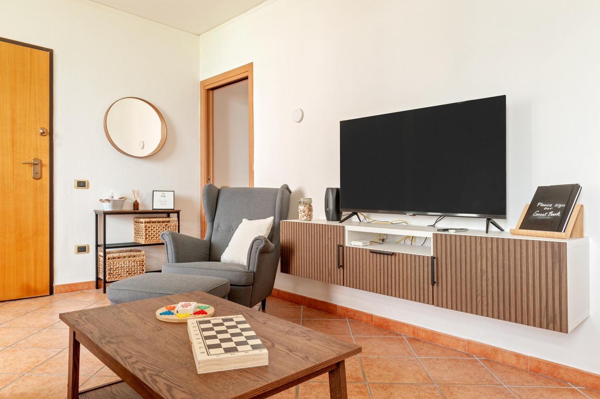 Cozy Retreat In Coastal Livorno Apartment Exterior photo